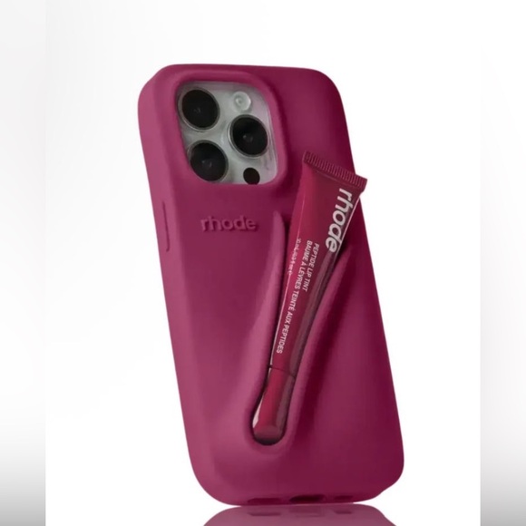 RHODE Accessories - RHODE Magenta Silicone Phone Case with Built-In Lipstick Holder